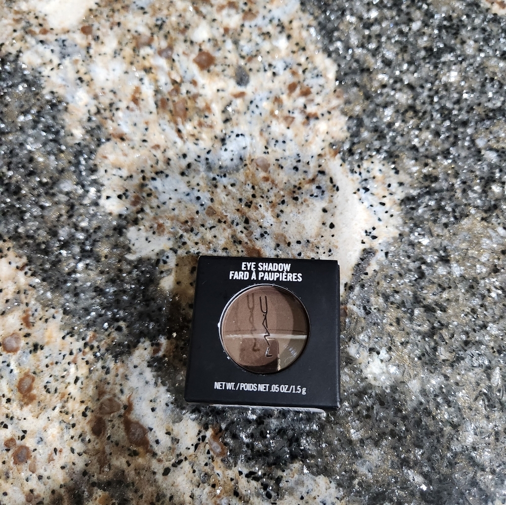 MAC Cosmetics Matte Eyeshadow Espresso Brown NIB